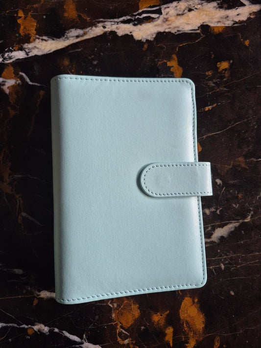 Classeur A6 bleu ciel à anneaux pour enveloppes budget