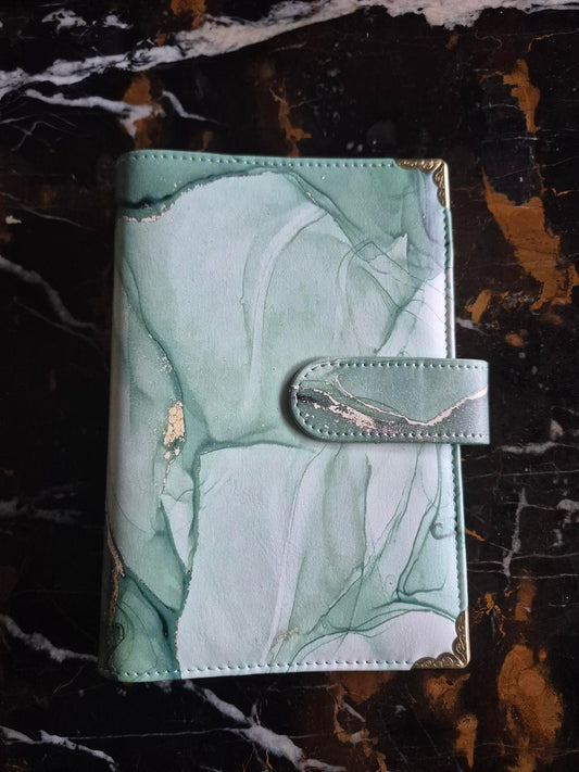 Classeur A6 vert marbré à anneaux pour enveloppes budget