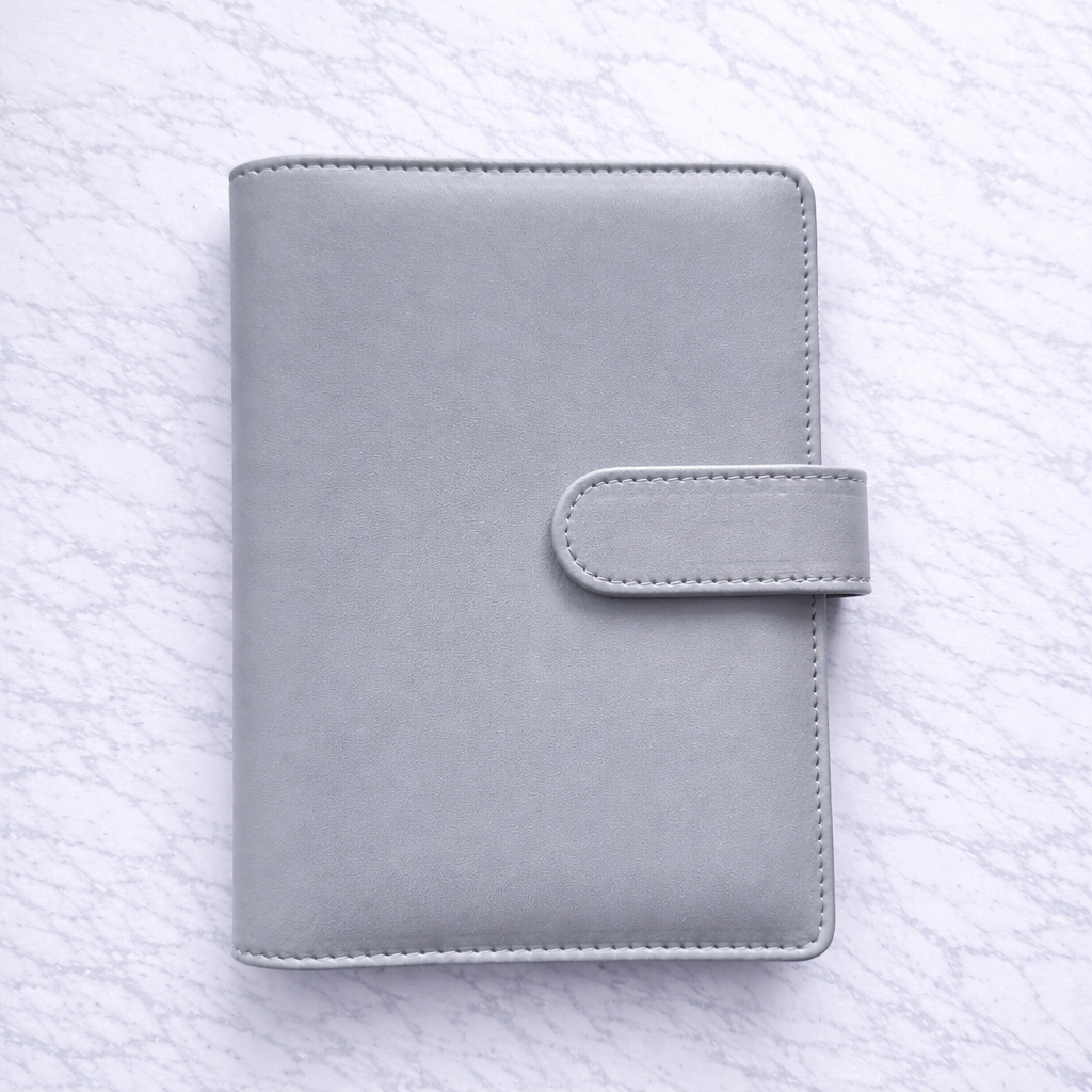 Classeur A6 gris à anneaux pour enveloppes budget Idy Chic